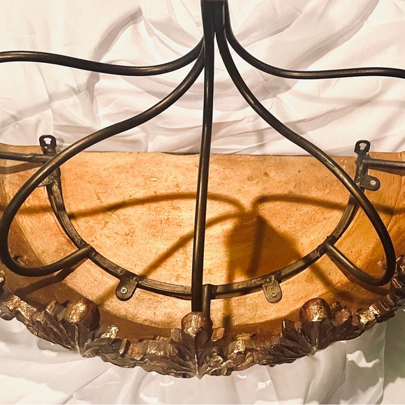 Beautiful gold leaf shelf - Picture 8 of 10